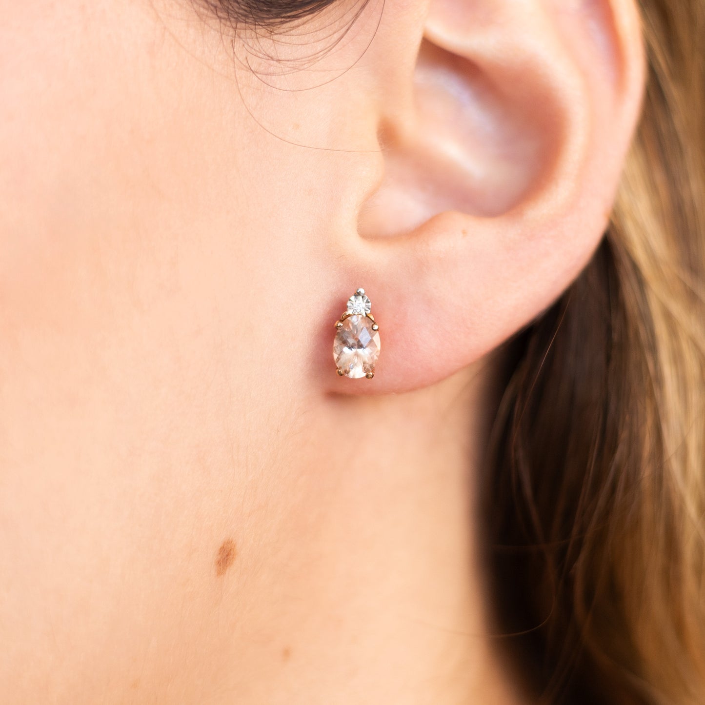 Aretes Morganita Ovalada y Acento Diamante
