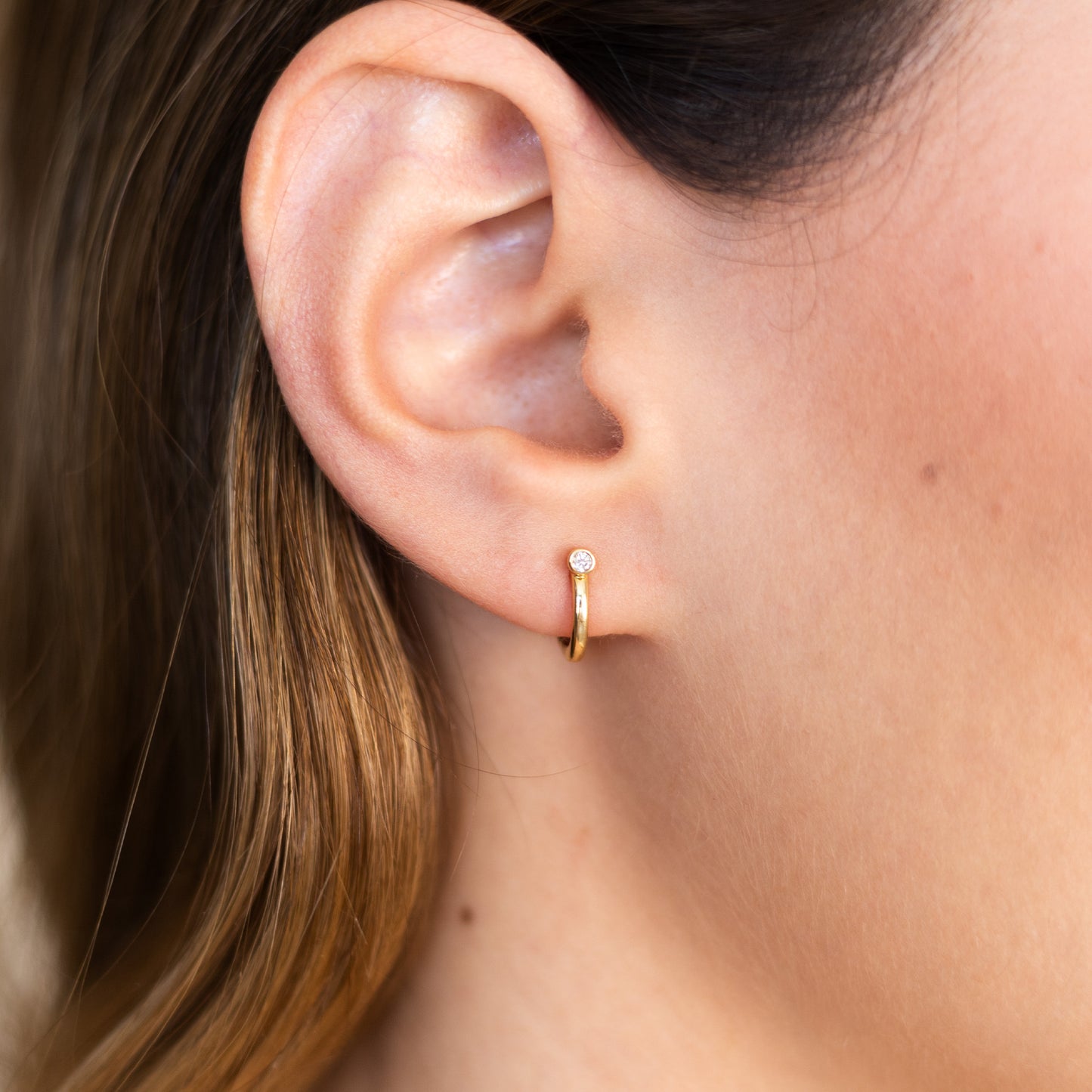 Arete Huggies Diamantes