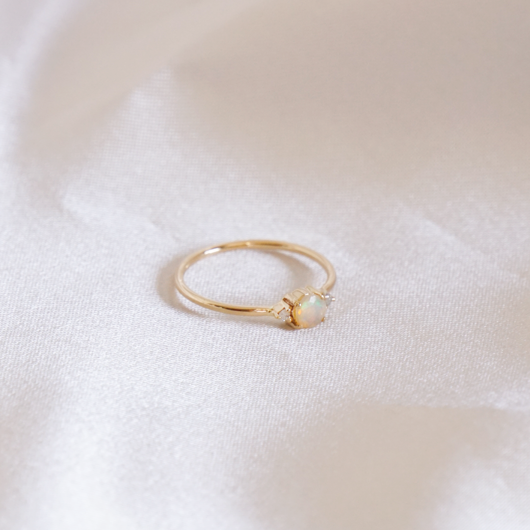 Anillo Ópalo Three Stone