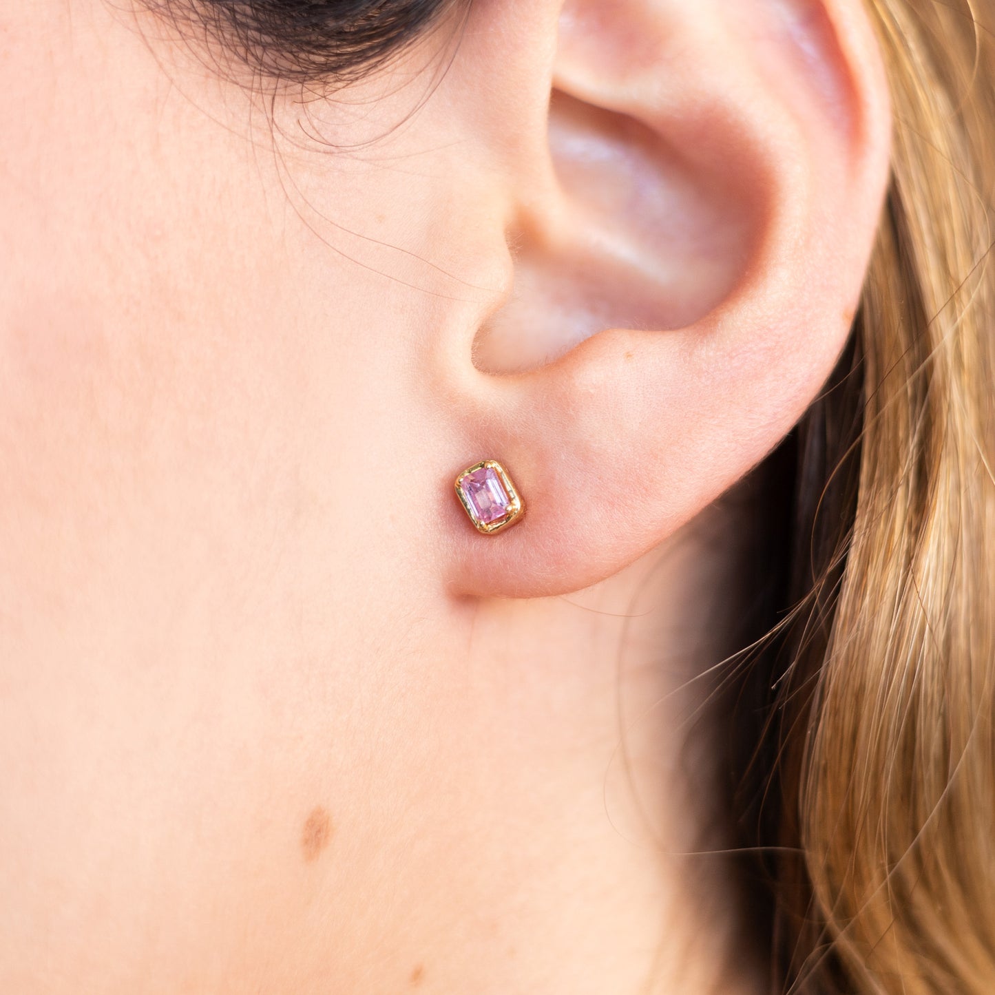 Aretes Brio Zafiro Rosa Natural