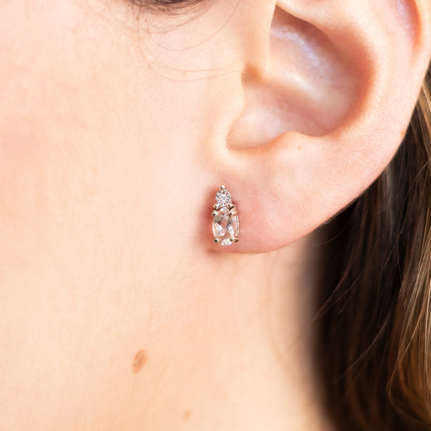 Aretes Morganita Ovalada Oro Blanco