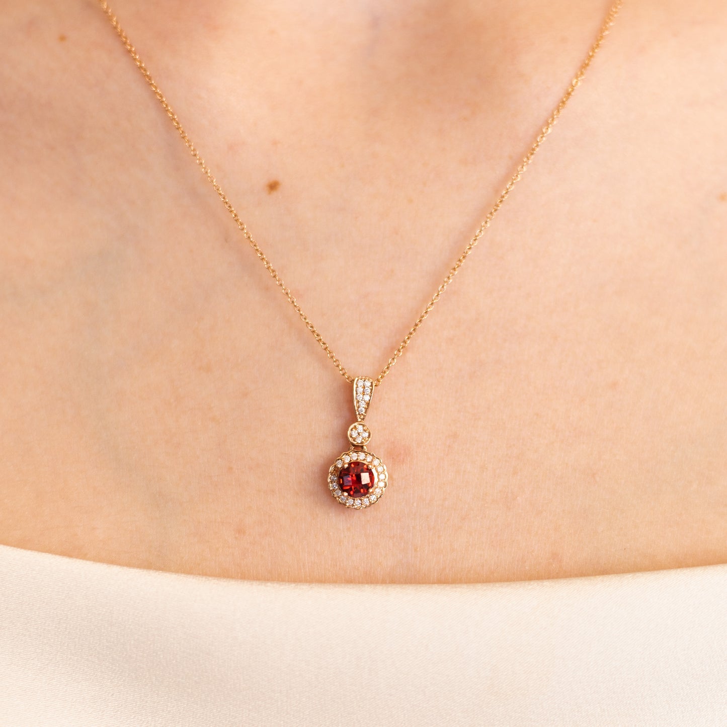 Collar Granate Redondo