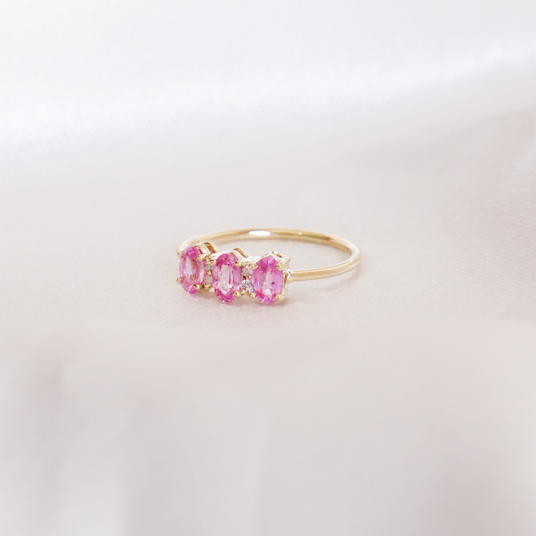 Anillo Pink Sapphire Three Stone